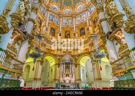 Majestueux autel principal dans "Notre Dame de l'Assomption dans la Cathédrale de Grenade. Andalousie, Espagne, juin-03-2019 Banque D'Images