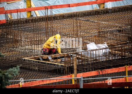Site de construction, béton armé de tapis, pour un plafond de construction, sont assemblés, Banque D'Images
