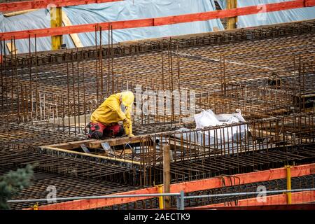 Site de construction, béton armé de tapis, pour un plafond de construction, sont assemblés, Banque D'Images