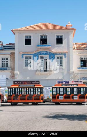 L'ancienne gare bâtiment décoré avec des carreaux azulejos bleu sur les murs, Aveiro, Portugal Banque D'Images