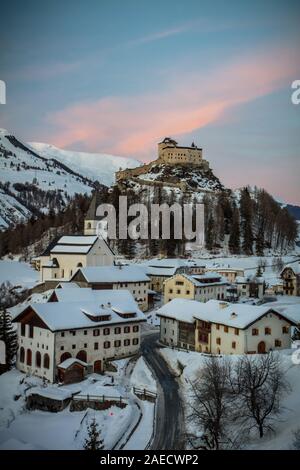 Château de Tarasp, Suisse, Grisons Banque D'Images