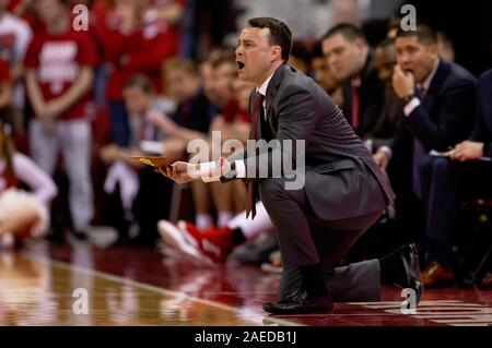 Madison, WI, USA. 7 Décembre, 2019. L'entraîneur-chef de l'Indiana au cours de l'Archie Miller entre le jeu de basket-ball de NCAA Indiana Hoosiers et le Wisconsin Badgers au Kohl Center à Madison, WI. Le Wisconsin a battu Indiana 84-64. John Fisher/CSM/Alamy Live News Banque D'Images