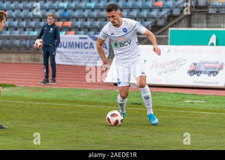 Lausanne, Suisse. Le 08 mai 2019. Lausanne, Suisse - 2019/11/08 : Andi Zeqiri de Lausanne fait un col pendant 17e jour de la Corrèze.ch Challenge League entre Lausanne Sport et Fc Vaduz. Le Fc Vaduz gagne 2-0 (photo de Eric Dubost/Pacific Press) Credit : Pacific Press Agency/Alamy Live News Banque D'Images