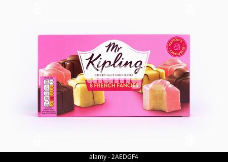 Une boîte de Mr Kipling fantaisies français tourné sur un fond blanc. Banque D'Images