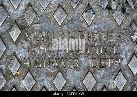 Manchester City Council Highways Dept, Manhole cover, Greater Manchester, Angleterre, Royaume-Uni Banque D'Images