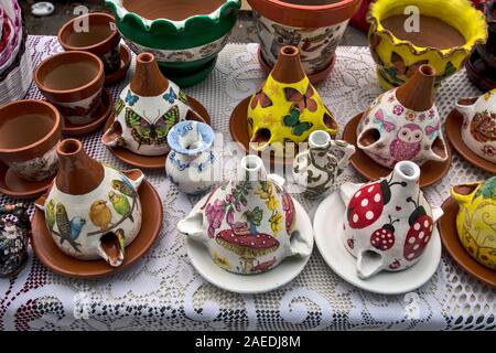 Taras, la Serbie, le 10 juin 2017. Fête traditionnelle "jours des oiseaux de la cigogne' où de beaux produits artisanaux sont exposés et vendus. Banque D'Images