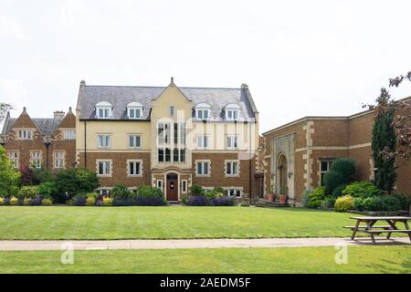 Bâtiments scolaires et quadrangle, École d'Oakham, chapelle proche, Market Place, Oakham, Rutland, Angleterre, Royaume-Uni Banque D'Images