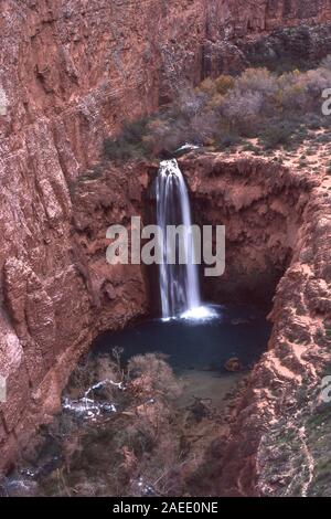 Vues de Mooney Falls en Arizona Banque D'Images