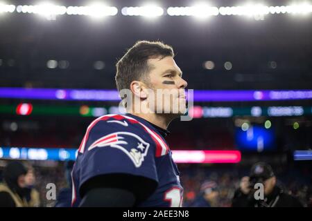 Foxborough, United States. Le 08 mai 2019. New England Patriots quarterback Tom Brady (12) chefs hors du terrain après qu'ils ont été battus par les Kansas City Chiefs 23-16 au Stade Gillette à Foxborough, Massachusetts le Dimanche, Décembre 8, 2019. Photo de Matthew Healey/UPI UPI : Crédit/Alamy Live News Banque D'Images