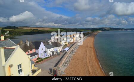 Lieu non identifié Sands et lieu non identifié Ley National Nature Reserve, avec une route au milieu. Lieu non identifié, Devon, UK Banque D'Images