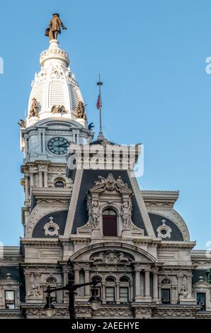 Vue rapprochée de l'édifice historique de l'Hôtel de ville de Philadelphie, Philadelphia, Pennsylvania, USA Banque D'Images