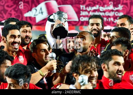 Doha, Qatar. 8e déc, 2019. Les joueurs de Bahreïn célébrer après avoir remporté la 24e Coupe du Golfe Persique 2019 match final entre Bahreïn et l'Arabie saoudite à Doha, Qatar, le 8 décembre 2019. Credit : Nikku/Xinhua/Alamy Live News Banque D'Images