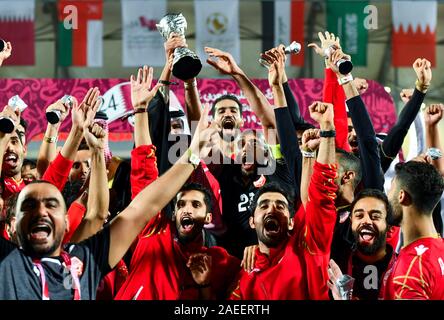 Doha, Qatar. 8e déc, 2019. Les joueurs de Bahreïn célébrer après avoir remporté la 24e Coupe du Golfe Persique 2019 match final entre Bahreïn et l'Arabie saoudite à Doha, Qatar, le 8 décembre 2019. Credit : Nikku/Xinhua/Alamy Live News Banque D'Images