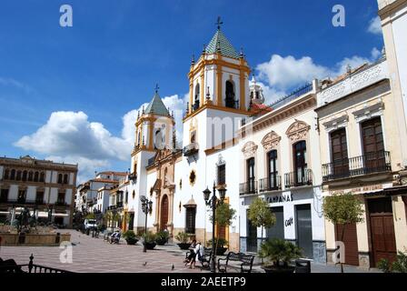 Vue de l'église paroissiale de Socorro dans la Plaza del Socorro, Ronda, Province de Malaga, Andalousie, Espagne, Europe. Banque D'Images