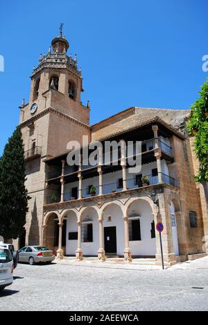 Vue de face de l'église Santa Maria la Mayor, Ronda, Province de Malaga, Andalousie, Espagne, Europe. Banque D'Images