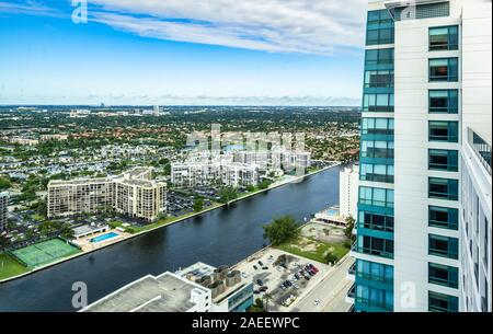 Hollywood, Fort Lauderdale, Floride. Vue aérienne de l'île trois près de la rivière à Hollywood Beach South Central. Banque D'Images