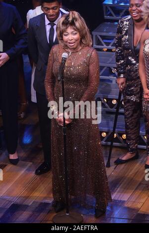 Soirée d'ouverture de Tina Tina Turner - la comédie musicale au Lunt-Fontanne Theatre - Curtain Call. Avec : Tina Turner Où : New York, New York, United States Quand : 08 novembre 2019 Crédit : Joseph Marzullo/WENN.com Banque D'Images