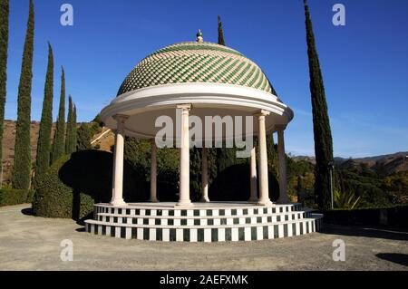 Carrelage blanc et vert à la Concepcion Gazebo jardins botaniques historiques, Malaga, la province de Malaga, Andalousie, Espagne, Europe Banque D'Images