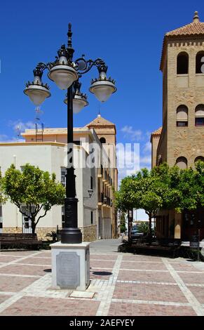 Lampadaire en fer forgé orné la place de la ville, Vera, la Province d'Almeria, Andalousie, Espagne, Europe. Banque D'Images