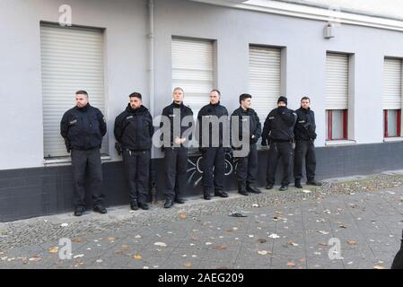 Berlin, Allemagne. Sep 12, 2019. Les manifestants dans la région de Mariage de Berlin protester contre la spéculation immobilière et la hausse des loyers le loyer avant l'entrée en vigueur de la PAC. Cette manifestation était pour Gerald qui avait son appartement rénové et augmenté sans son consentement. Credit : Sean Smuda/ZUMA/Alamy Fil Live News Banque D'Images