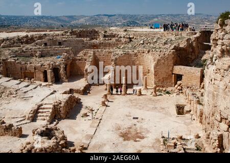 Israël, Cisjordanie, la Judée, l'Hérodion, un château forteresse construite par le roi Hérode 20 avant notre ère. Vestiges du château Banque D'Images