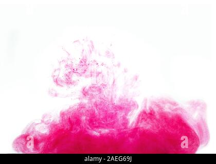 Couleur de l'affiche dans l'eau. Résumé fond., peinture de couleur gouttes dans l'eau. Ink swirling sous l'eau, de nuages d'encre soyeuse collision sur fond blanc. Co Banque D'Images