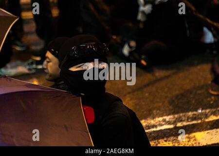 Le 8 décembre 2019, les organisateurs d'une pro-démocratie dire mars plus de 800 000 dans les rues de Hong Kong, que les manifestations anti-gouvernementales a frappé le jalon de six mois. Bien que des compromis avec la police est devenu tendu, il n'a jamais atteint le degré Hong Kong a vu récemment. (Photo de Michael Nigro/Pacific Press) Banque D'Images