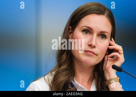 (191209) -- Bruxelles, le 9 décembre 2019 (Xinhua) -- File photo prise le 20 septembre 2019 illustre Ministre finlandais des transports et communications Sanna Marin assister à une conférence de presse de l'UE Conseil Transport, télécommunications et énergie à Bruxelles, Belgique. La Parti social-démocrate (SDP), l'un des cinq partis qui forment le gouvernement de coalition, le dimanche a 34 ans d'être marin Sanna, le plus jeune premier ministre du pays. Marin, qui est actuellement ministre finlandais des transports et des Communications, a remporté plus de Antti Lindtman, l'athlète de 37 ans et président de la social-démoc Banque D'Images