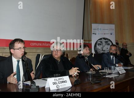 Milan, Dario Franceschini Ministre du Patrimoine et des activités culturelles et du Tourisme, de la Culture, Conseiller Filippo del Corno Ermete Realacci Président Symbola, Giovanni Fosti Président de la Fondation Cariplo, Giuseppe Tripoli Secrétaire général de l'Unioncamere, Giangiacomo Schiavi. Rapport 2019 "Je suis la culture. La qualité et la beauté de l'Italie la crise défis ', développé par la Fondation Symbola et Unioncamere. Dans la photo : Filippo del Corno Conseiller municipal pour la Culture Banque D'Images