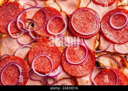 Close up of pizza topping. Macro photo d'une garniture de pizza. Banque D'Images
