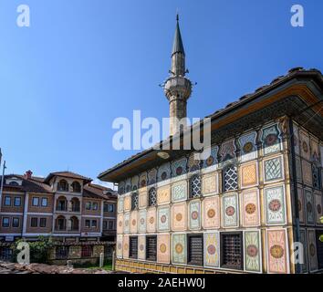 La mosquée Šarena décorées ou peintes à l'origine/mosquée construite en 1438 et re-construit en 1833, dans le centre de Tetovo en Macédoine du Nord. Banque D'Images