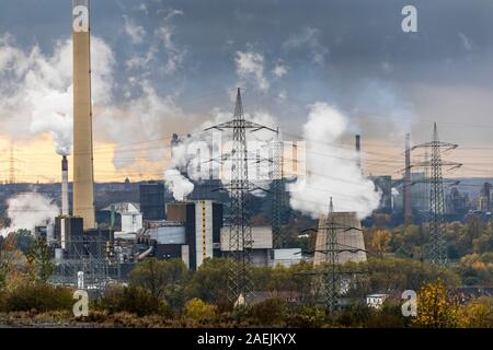 Vue sur le nord de l'Essen, à Bottrop, RWE énergétique de déchets Carnap, cokerie Prospérer à Bottrop, Banque D'Images