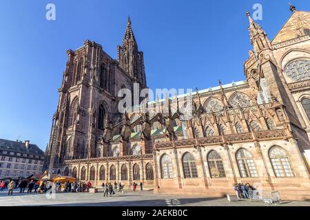 Strasbourg, France - Décembre 1,2019 : Cathédrale de Strasbourg à Noël, à Strasbourg, France Banque D'Images