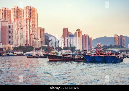 Navires dans le port d'Aberdeen Bay. Aberdeen. Hong Kong. Banque D'Images