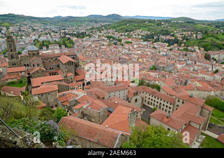 Cathédrale du Puy que l'on appelle parfois la cathédrale de Notre-Dame de l'Annonciation, est une église catholique située à Le Puy-en-Velay, Auverg Banque D'Images