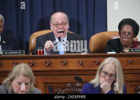 Washington, District de Columbia, Etats-Unis. 9Th Mar, 2019. Représentant des États-Unis Steve Cohen (démocrate du Michigan) questions un témoin que le Comité judiciaire de la Chambre tient une audience sur la justice enquête sur le président américain, Donald J. Trump sur la colline du Capitole à Washington, États-Unis, 9 décembre 2019 : Jonathan Ernst/CNP/ZUMA/Alamy Fil Live News Banque D'Images