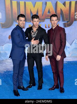 Los Angeles, USA. Dec 10, 2019. LOS ANGELES, USA. 10 décembre 2019 : Joe Jonas, Nick Jonas et Kevin Jonas lors de la première mondiale de 'Jumanji : Le prochain niveau" à l'Théâtre chinois de Grauman. Photo Credit : Paul Smith/Alamy Live News Banque D'Images