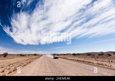 Wild Gravel Road, Damaraland (Erongo), Namibie, Afrique australe, Afrique Banque D'Images