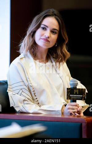 Macao, Chine. Le 08 mai 2019. Lily James à une discussion de groupe lors de la 4e International Film Festival et Prix à Macao Macao le centre culturel. Macao, 08.12.2019 | Conditions de crédit dans le monde entier : dpa/Alamy Live News Banque D'Images