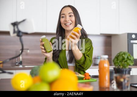 Faire cuire ses sauces salade saine Banque D'Images