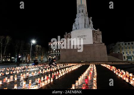 Riga / Lettonie - 30 novembre 2019 : Le 78e anniversaire de la destruction par les Nazis et collaborateurs lettons des prisonniers du ghett Riga Banque D'Images