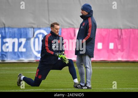 Munich, Allemagne. Dec 10, 2019. Hans Dieter Flick (FC Bayern Munich entraîneur) avec Manuel NEUER (gardien de but du Bayern de Munich), la formation finale FC Bayern Munich avant le match de la Ligue des Champions FC Bayern Munich - Tottenham Hotspur, football, sur 10.12.2019. Utilisation dans le monde entier | Credit : dpa/Alamy Live News Banque D'Images