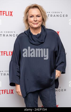 Jennifer Saunders assistant à l'étranger - d'origine Netflix Appuyez sur le dépistage, l'Hôtel de Soho, Londres. Banque D'Images