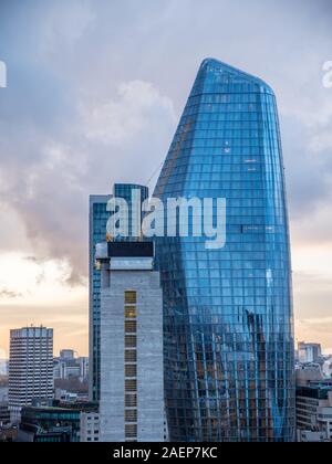 Orage en soirée, un Blackfriars, le Vase ventre aka, gratte-ciel, dans le sud de Londres, Southbank, Londres, Angleterre, RU, FR. Banque D'Images