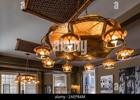 Cuivre élégant des matchs à l'intérieur de Harvey House Railroad Depot, qui était autrefois un hôtel et restaurant servant des passagers sur le Santa Fe Railway, Banque D'Images