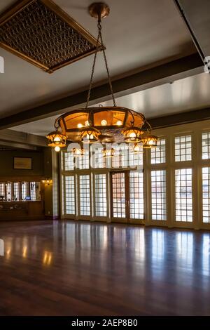 Cuivre élégant des matchs à l'intérieur de Harvey House Railroad Depot, qui était autrefois un hôtel et restaurant servant des passagers sur le Santa Fe Railway, Banque D'Images