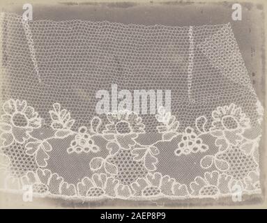 Une photographie de William Henry Fox Talbot datée entre 1839 et 1844 montrant un tissu de dentelle avec des motifs détaillés, des textures et un design complexe capturé à l'aide des premières techniques photographiques. Banque D'Images