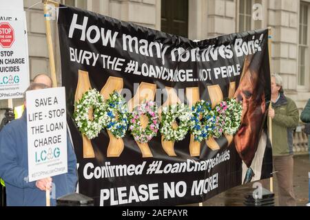 Londres, Royaume-Uni. 10 décembre 2019. Protestation contre le gouvernement/prêt en dehors de HMRC Downing Street, London UK les manifestants prétendent qu'il y a eu un certain nombre de suicides résultant de l'application de l'accusation par HMRC sur ce qui est prétendu être rémunération déguisée par les pigistes Ian Crédit DavidsonAlamy Live News Banque D'Images