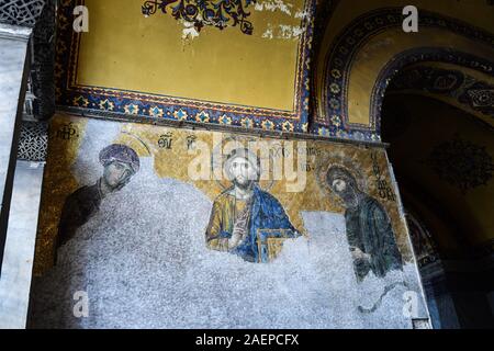 Turquie, Istanbul. Sainte-sophie (Aya Sofia) est une grande basilique chrétienne de Constantinople construite au 4ème siècle, puis reconstruit en plus sur la 6ème ec Banque D'Images