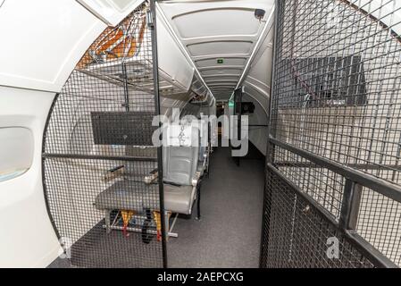 Condamner Airways Flight 338 transport de prisonniers s'échapper prix dans Greenwich, London, UK. Avion ATR42 converti pour échapper jeu de rôle Banque D'Images